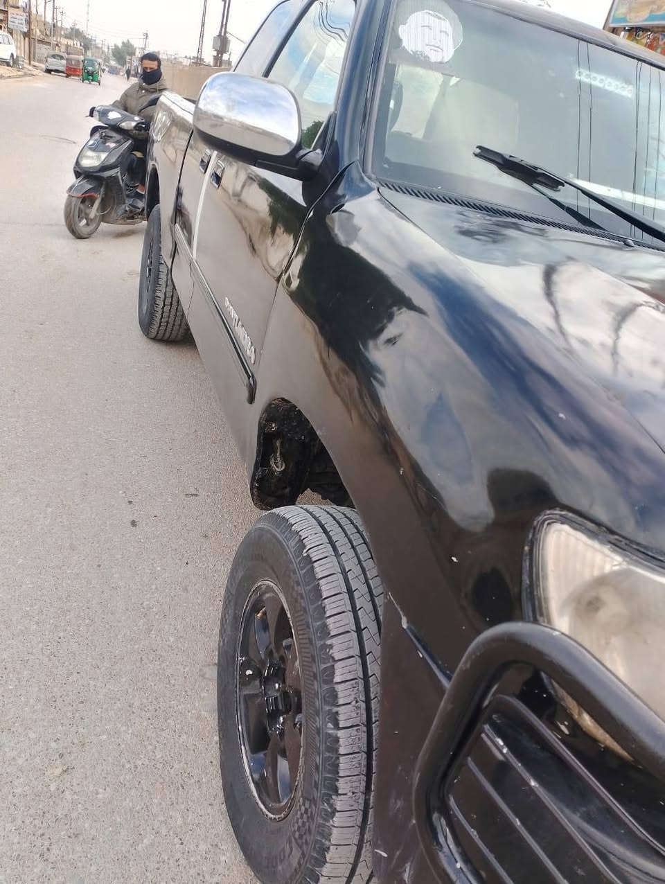 سلام عليكم بيكم تندرا ٢٠٠٥ أدوات للبيع بيها مكينه وكير بطه 
السعر ٣٠ العنوان بغداد 
للاستفسار ***********
