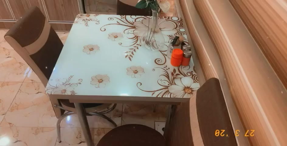 مشتمل ٥٠م واقع حال ٦٤ م واجه ٦بناء ٢٠١٩ نظيف طابقين الارضي مطبخ واستقبال وحمام والطابق الثاني غرفة سويت كبيره وغرفه صغير وجاهز للسكن السعر ١٤٥ مليون بي مجال بسيط الموقع حي جهاد ٩٥ قرب السوق خلف صيدلية سالم العزاوي رقم الهاتف ***********
