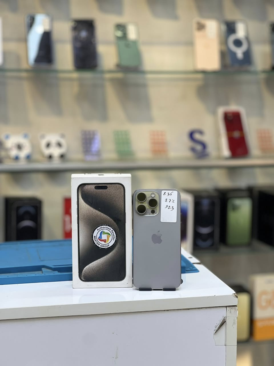 يالله
للبيع ايفون  15بروماكس 💜    
ذاكرته 256💜
عربي شرق اوسط  
لوك بعده بحاله وكاله 
رقم نموذج m
عربي شرق اوسط  
مابي اي خلل  
بطاريته 87
جهاز وتر بروڤ
نضافته 💯 
كلشي ضمان  شرط فحص وين مايعجبك 
فيس ايدي شغال        
تصال ✔️
صوت ✔️
كاميرات ✔️
واي فآي ✔️
شحن ✔️
نت ✔️
كاميرات ✔️

كله ضمان شرط سبوع كامل 
سعره 925
 
ملحقاته شاحنه كفر لاصق 
بغداد حي العامل سوق شعبي 
مركز براند *********** واتس 

 تيك توك bra7nd1

يوجد توصيل🚚
