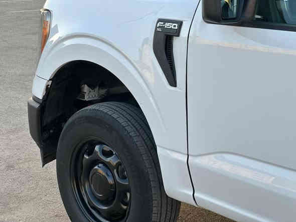 سلام عليكم 
فورد F150
تك قماره رقم اربيل 
موديل 2022 
ماشيه 65 الف كيلو متر
مكينه 6 3300
المرغوب
گير تعليك 10نمره 
داخل كشنات جلد 
رادار امامي 
كامره خلفيه وشاشه كبيرا
طخم تاير 
سنويه جديده باسمي 
صور حادث بالمنشور 
سياره وضع بلادي حلوه بدون اي نقص 
السعر 155 ورقه بيها مجال بسيط
تواصل 
***********
