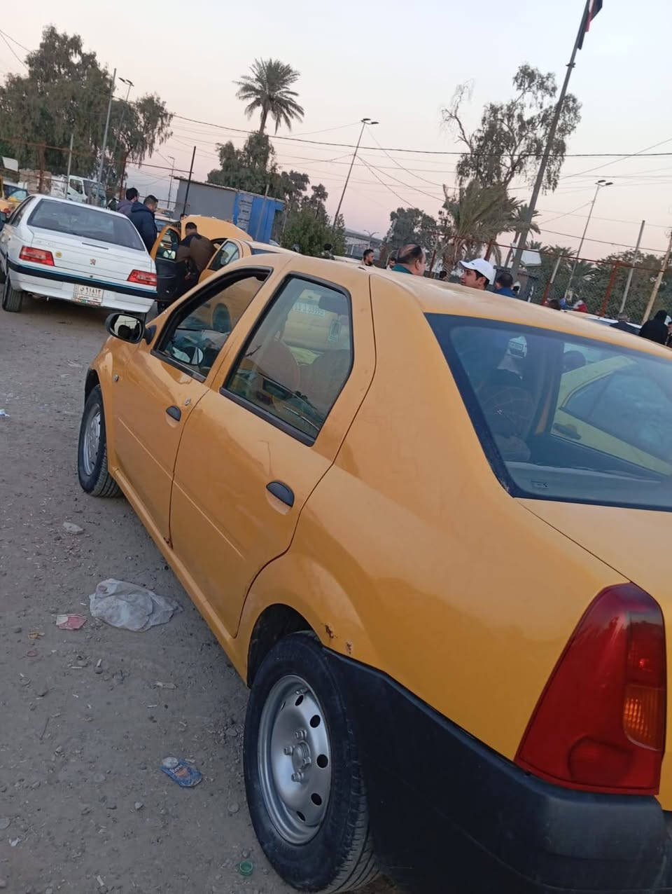 السلام عليكم
للبيع رينو لوكان
موديل ٢٠٠٩
سياره جاهزه خير من الله
كير مكينه حداديه كهربائيات كوله شغال
تبريد شغال تتفه شغاله
سياره كفاله لا صبغ ولا تبديل ولا بارد عل وضع الشركه
ما مشتغله تكسي قليل كلش
رقم بابل بسمنه سنويه لل ٢٠٢٧
   هيئه وغرامات مصفره
        ((  السعر 38))
وبيها مجال قليل تعال شوف السياره وتدلل
***********
