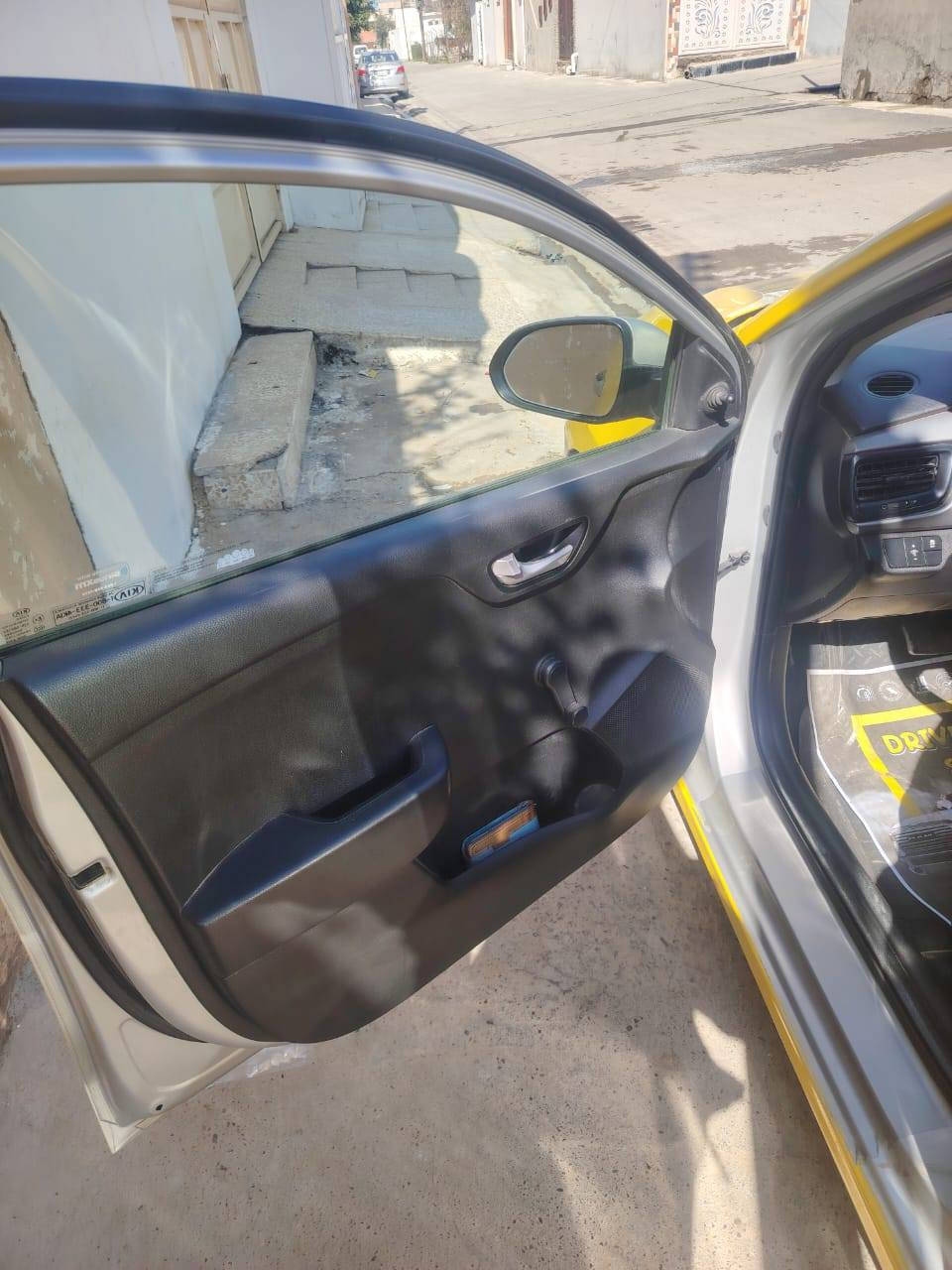 للبيع
كيا ريو 2018 
#حادث السياره بوند وجاملغ بدون دواخل 
محرك حجم 16 دوش كير AT المرغوب 
محرك كير تبريد شرط 
مواصفات نص فول 
تحكمات استيرن 
ثلاث انظمة قيادة
رقم نينوى الماني  باسمي سنويه جديده  شرط التحويل
مكان سياره موصل حي الزهراء 
#مكلف بل نشر
***********
***********
