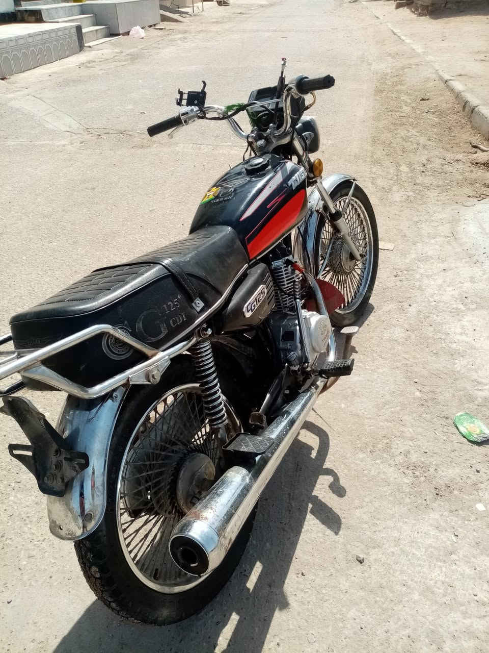 تايكر مديل 20طالعه ب21-اوراق ضايعه السعر 500وبيها مجال العنوان حي الرساله ***********سبب البيع محتاج ومستعجل.
