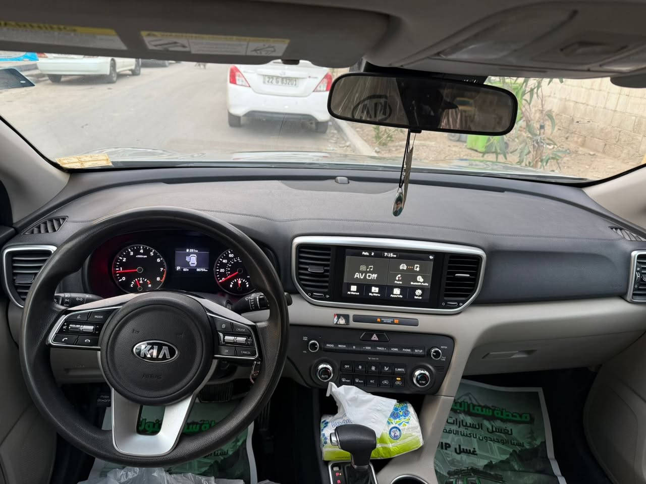 السلام عليكم كيه سبورتج  وارد امريكي موديل 2020وصور الحادث موجود والسونار موجود مواصفات السياره 
شاشه كبيره 
تحديد مسار 
ثلاث انضمه قياده 
مري شفط 
قطعتين تبريد 
مكينه 2400
حساسات امامي وخلفي 
رادارات تحكم ذاتي
كم 86
السياره جديده استعمال شخصي 
١٨٠وبيه مجال بسيط***********مكان بغداد
