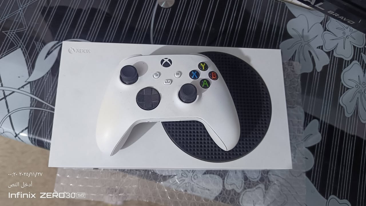 للبيع اكس بوكس سيرس اس
ذاكره نص تيره 
اصدار 23 
الجهاز شرط ما مفتوح 
بي كيم بأس التمت شهر 
ويا جوستكين 
وكارتونه الاصليه 
سعر 330
***********
