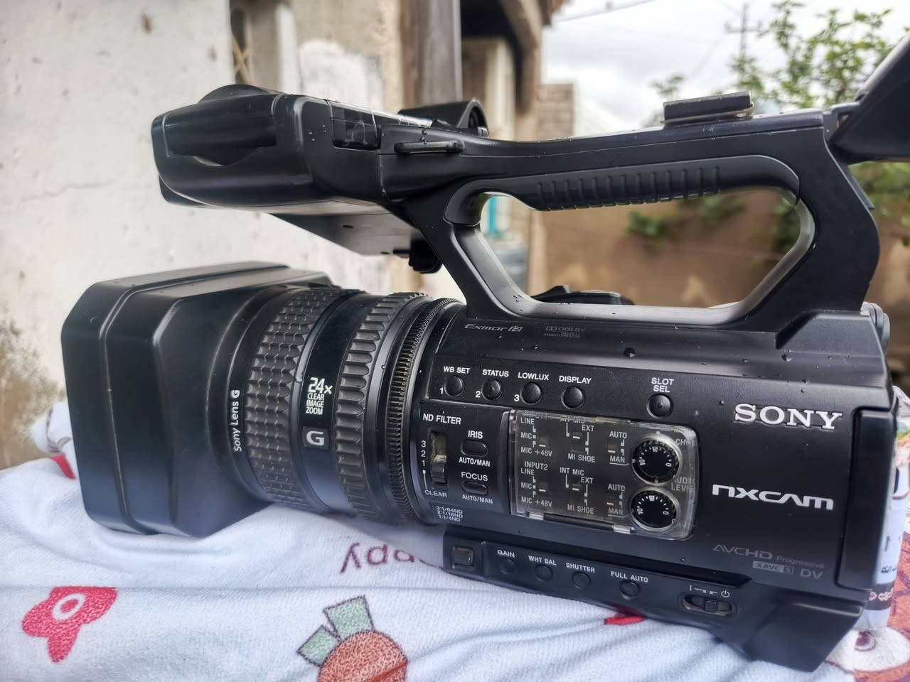 كامرة فديو NX100
غنيه عن التعريف تصوير فول ايج دي 
السعر 750 شرط نضافه وضمان سعر رخيص لان محتاج


**إذا كنت صاحب هذا الإعلان وتريد حذفه لأي سبب، رجاءا أرسل رسالة إلى الدعم الفني**