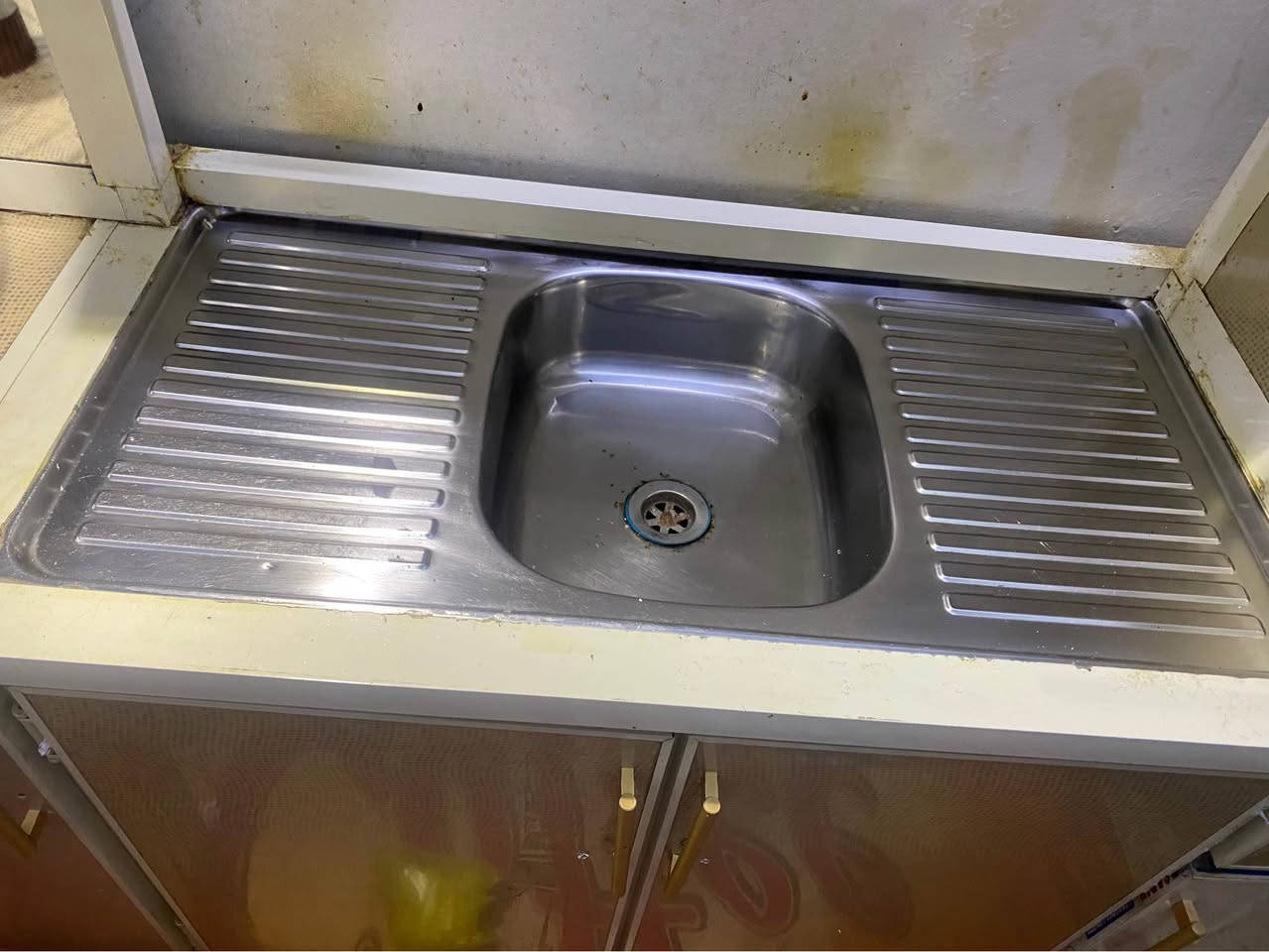 كاوتر مترين ابو سنك تسكام سعر خاص معه سنك مرمري متر ونص كربلاء ***********راسل خاص بي وات ساب كربلاء, العراق
