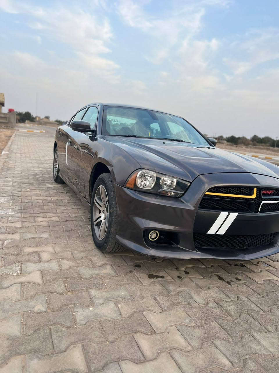 السلام عليكم
للبيع دوج جارجر موديل 2013... وارد امريكي بيهه قطعتين صبغ جاملغ وبنيد بدون دواخل بدون ارباك 
رقم بغداد بأسمنه تحويل وكاله حاضر سنويه 2028
مكينه 3600جديده 
سياره جديده وجاهزة من كلشي 
العنوان بابل الشوملي 
السعر 149
***********واتساب
***********
