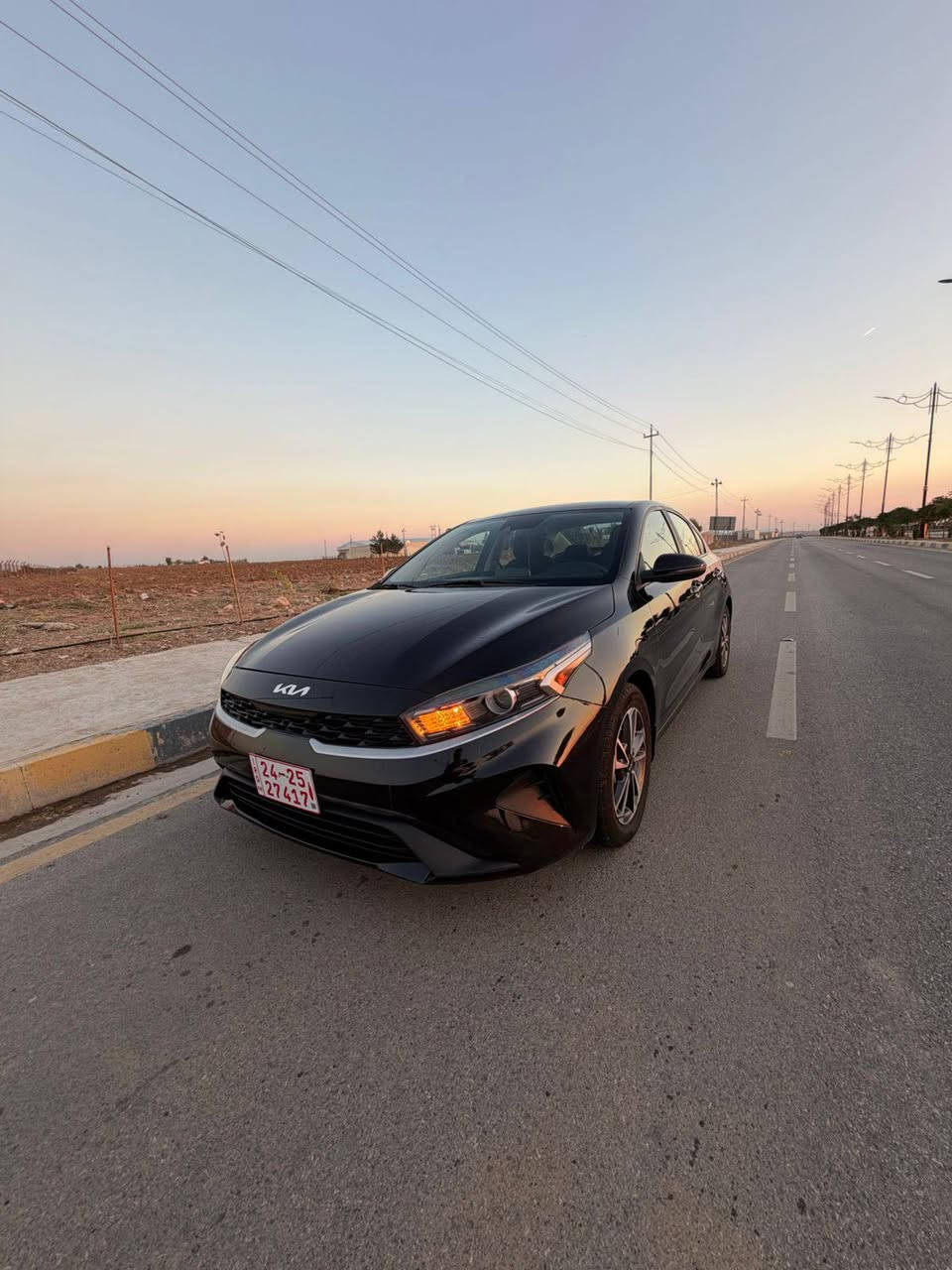 🚗 للبيع: كيا فورتي 2023 (Kia Forte) - فئة LX 🚗
​حالة الزيرو | وارد أمريكي | تقنيات أمان متطورة
​💰 السعر: 14,600$ (دفتر و46 ورقة) 💰
​📍 الموقع والتفاصيل الجمركية
​الدخول: منفذ إبراهيم خليل (تترقم شمالي).
​موقع السيارة: شمال الموصل - قضاء تلكيف - ناحية القوش.
​⚙️ المواصفات الميكانيكية
​المحرك: 4 سلندر، سعة 2000cc (اقتصادي وعملي).
​ناقل الحركة: أوتوماتيك 8 سرعات.
​الممشى: 27,000 ميل فقط.
​أنماط القيادة: (Sport / Smart / Comfort).
​🛡️ أنظمة الأمان والذكاء
​الرادارات: رادار أمامي، خلفي، وجانبي.
​الأنظمة الذكية: نظام تحديد المسار الآلي + نظام مانع تصادم أمامي.
​الفرامل: أوتو بريك (فرامل الطوارئ التلقائية).
​الحماية: وسائد هوائية (Airbags) سليمة بالكامل.
​✨ الميزات الإضافية
​شاشة عرض متطورة مع نظام معلوماتي حديث.
​كاميرا خلفية دوارة عالية الدقة.
​إشارات انعطاف بالمرايا الجانبية.
​منافذ USB وشحن موبايل.
​🛠️ الحالة الفنية والضمان
​الحادث: خفيف جداً (موضح بالصور).
​التصليح: تبديل جاملغ أمامي أيمن (جهة النفر).
​الصبغ: صبغ بسيط في حافة البونيت فقط.
​ملاحظة: السيارة بدون فتح إيرباك وبحالة ممتازة جداً.
​📞 للتواصل والحجز
​تواصل مباشرة عبر الأرقام التالية:
📲 ***********
📲 ***********
