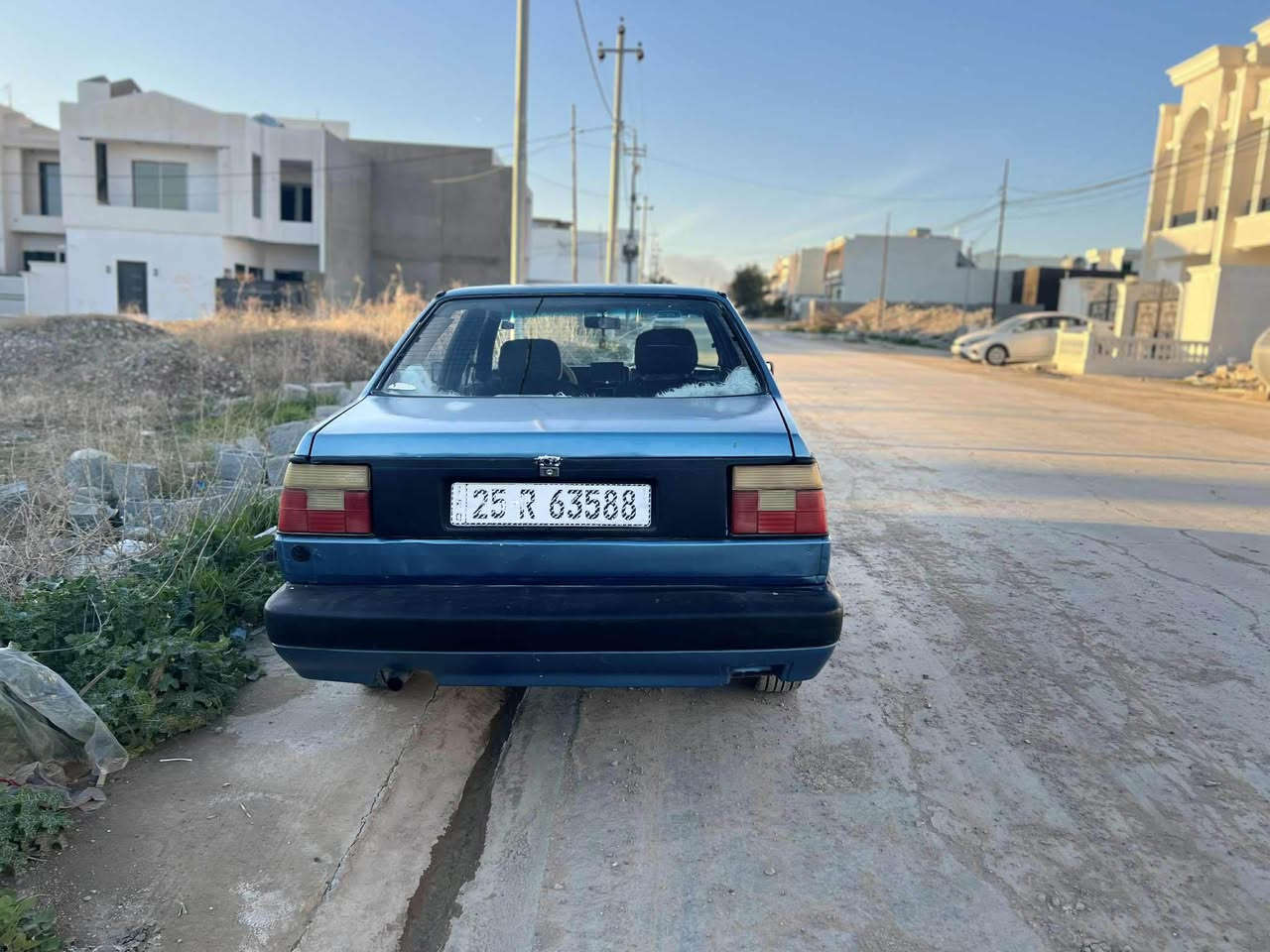 گؤلف جيتا مؤديل ١٩٩١
ره قموو سنوي تازه يه 
بيتاقه ي بنزيني هه يه 
گيرو مكينه بشرت 
جوار تايه ي تازه 
ليدراوي هيج نيه 
بس سبوخ عامه بؤ جواني 
سعري ٣٠ مجال
*********** كركوك, العراق
