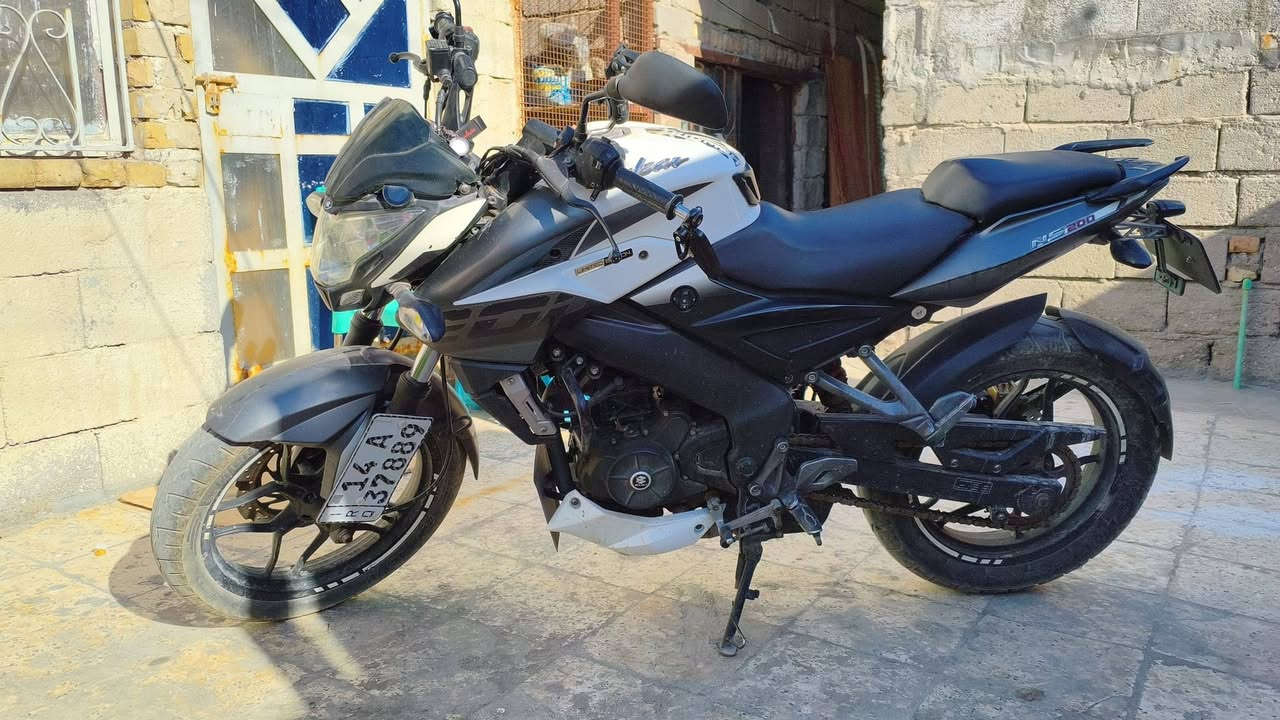 السلام عليكم 
دراجة NS200 من شركة باجاج 
ماشيه26الف
دهن كله موتل فلتر دهن كل تبديله مداريها كلش
الدراجه كفاله عامه
عداد الكتروني 
منضومه تبريد تايرات جدد
3 بلكات 
رقم بصرة تحويل ثاني يوم 
الدراجه ما ناقصها شي 
سعرها 2500.000
عنوانها بصرة معقل 
الهاتف ***********
ما متواجد على الفيس
