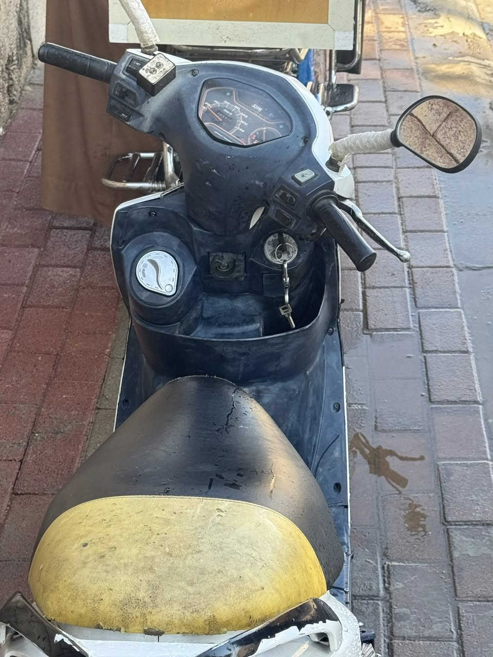 دراجه للبيع
الدراجه مثل ما واضحه كدامك محرك مجفت جديد عداد گيجات نوزللل مو كابريتر دراجه حلوه وناعمه  مكاني الرمادي الورار  سعر ٣٥٠ 
للاستفسار  ***********
