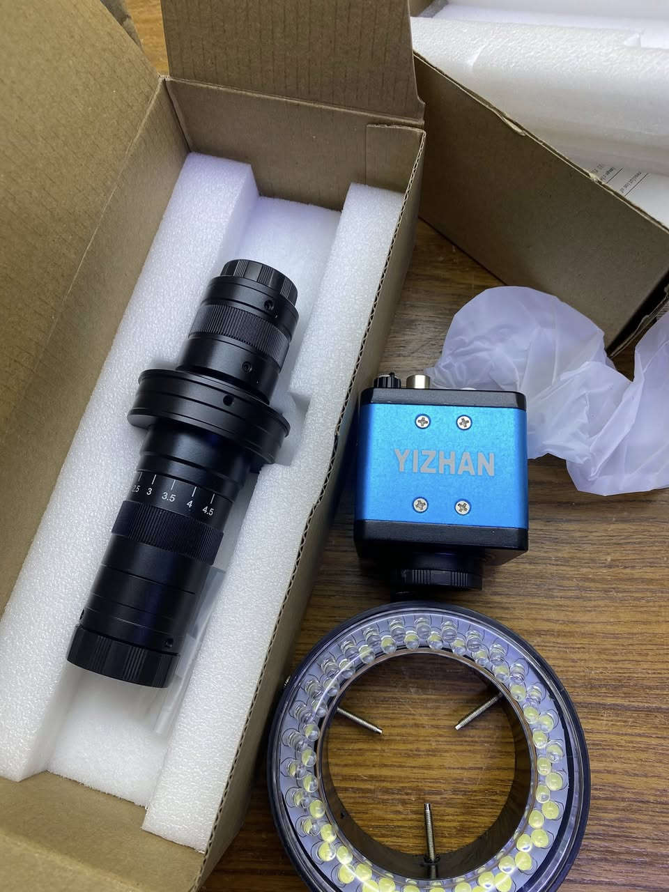 مجهر إلكتروني صناعي (YIZHAN) للأعمال الدقيقة وصيانة الموبايلات 🔬
المواصفات الفنية:
✅ الماركة: YIZHAN العالمية المتخصصة بأدوات المختبرات والصيانة.
✅ الكاميرا: رقمية احترافية تدعم الربط المباشر على الشاشة عبر منفذ VGA.
✅ قوة التكبير: عدسة زووم تصل إلى 130X (تُظهر أصغر المسارات والآيسيات).
✅ العدسة: مجهر أحادي العين بمجال رؤية واسع وتقريب سلس (0.7 - 4.5).
✅ الإضاءة: حلقة LED قوية قابلة للتعديل تضمن إضاءة كاملة بدون ظلال.
✅ التحكم: أزرار خلفية للتحكم بالوضوح، الزووم، وتوازن الألوان.

✅ الملحقات: محول الطاقة الأصلي (12V)،  لد الاضائهمع الكابل الخاص به.

💰 السعر: [١١٥.٠٠٠] مع التوصيل

#صيانة_موبايلات #أدوات_صيانة #مجهر_إلكتروني #العراق #بغداد #صيانة_لابتوب #الكترونيات #Yizhan #Microscope #سوق_العراق #صيانة_الايفون #لحام_بوردات


**إذا كنت صاحب هذا الإعلان وتريد حذفه لأي سبب، رجاءا أرسل رسالة إلى الدعم الفني**