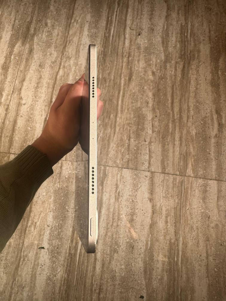 السلام عليكم ايباد 11 برو 2020 ذاكره 128 ايباد نظيف يشغل اللعبه ببجي 120 فريم و كرتوني موجود شاحن 
رقمي: *********** أربيل, العراق
