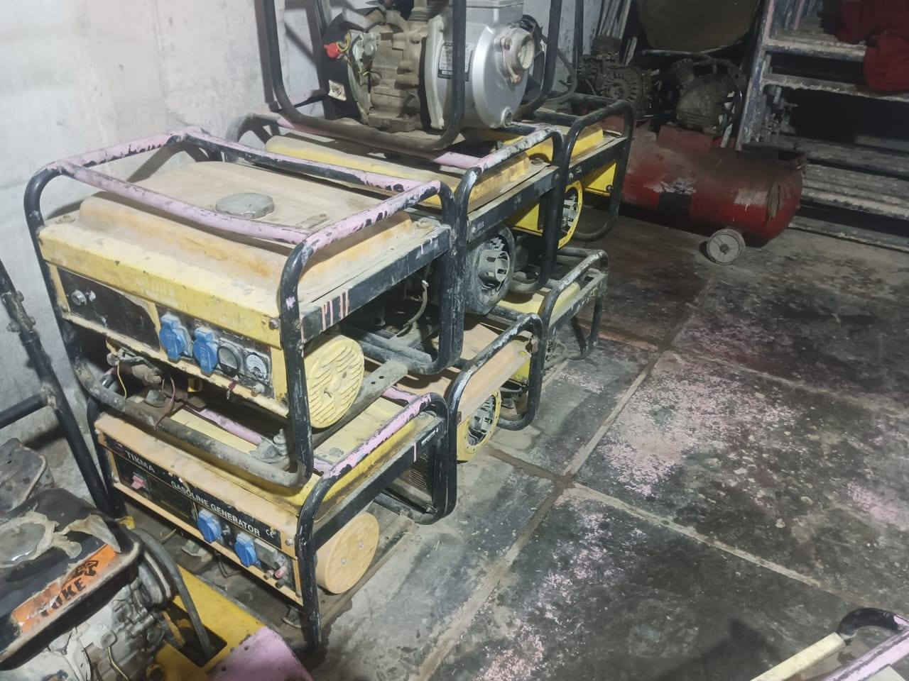 السلام عليكم 
سكلة للبيع العنوان الحمزه الشرقي مقابيل بانزين خانه باب لخروج سكلت ابو عباس الخزعلي
 وايجار لمحل مدفوع هذا شهر
سكله كامله ما بيها نقص

للأستفسار اكثر الاتصال على الارقام التالية... 
***********
***********
