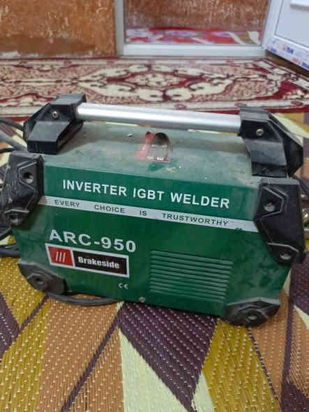 مولدة شغالة 
ماكنة لحام مستخدمة شي بسيط كلش
ماكنة خياطة جمسي شغالة ونظيفة 
بغداد 
اتصال فقط ما متواجد على الفيس 
***********
