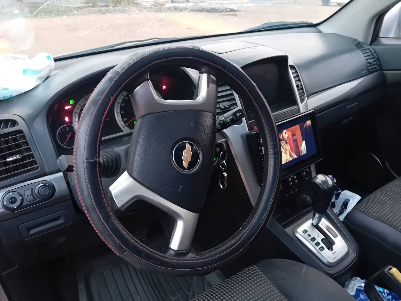 السلام عليكم اخوان للبيع  شوفليت كابتيفيا موديل ٢٠٠٩ رقم سليمانيه تحويل
فول سلايت. 
شاشه كامره
تخم اطارات جديد
محرك كير مكفول
٤ سلندر
سياره مكفول صبغ بلاد
تبريد ثلج
تتفئه شغال
سياره مال البيت مكان السياره ديالى
خانقين 
سعر ٩٠ وبي مجال حك الجيه 
يرهم مراوس أرقام شماليه فقط
رقم مبايل ***********
