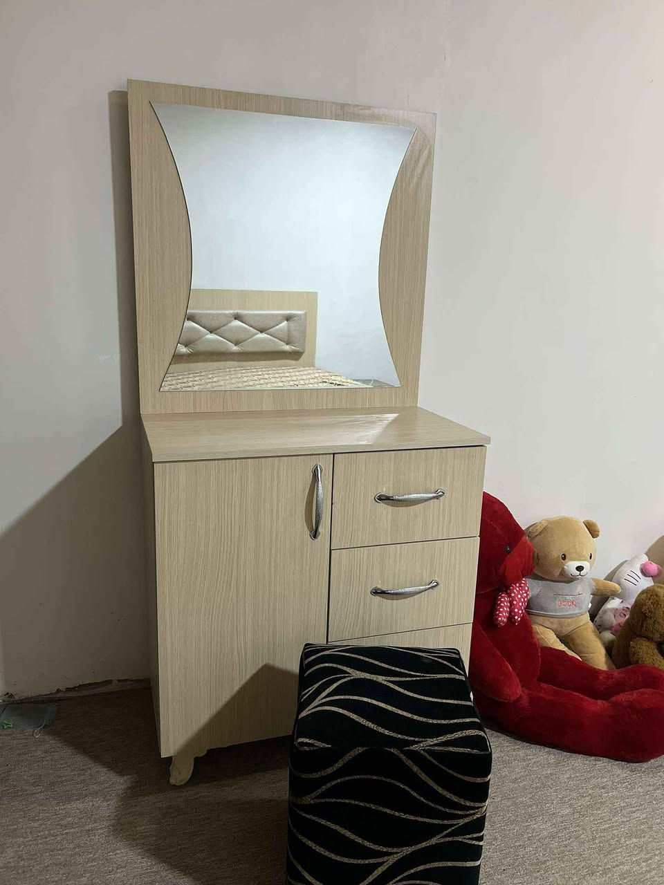 نوستنی دەسکرد 
نوستن بە دۆشەکەوە
دوو کۆمیدی
مێز توالێتێک 
زۆر خاوێن هێشتا کاغەزەکەی پێوەیە حلبجة, السليمانية


**إذا كنت صاحب هذا الإعلان وتريد حذفه لأي سبب، رجاءا أرسل رسالة إلى الدعم الفني**