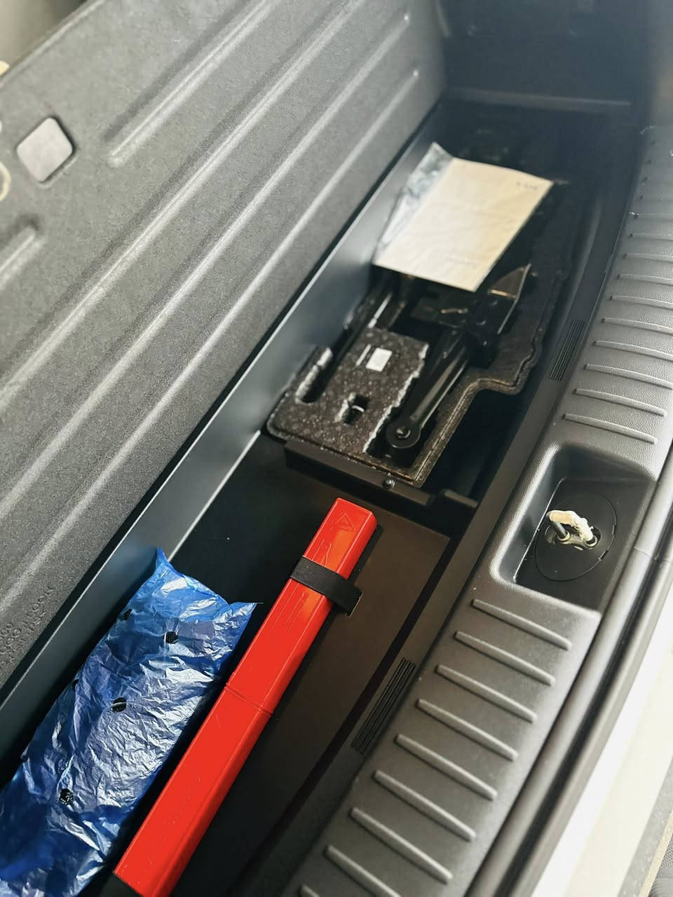 سورنتو 2024 خليجي كفاله عامه 6 سلندر رقم بصرة ماشية 46 مغلفه ارضية وكشنات كير ماوس بردات خلفية جنطة شفط شاحن وايرلس حساسات 7 راكب 3 قطع تبريد السعر 295 وبيه مجال بسيط للشراي *********** مكاني بصرة القرنه
