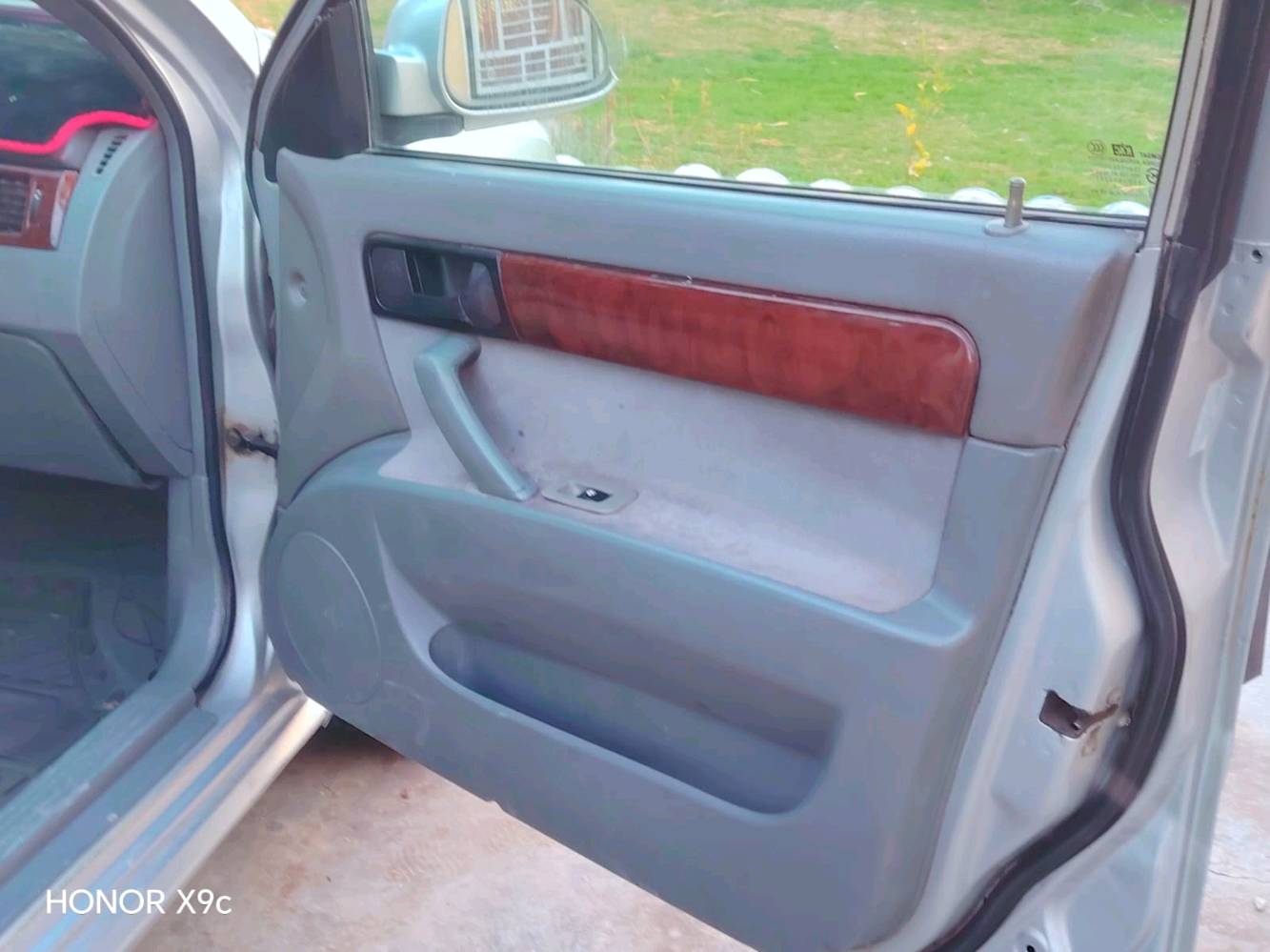  سلام عليكم اوبتره فورنزا اتماتيك موديل 2007 رقم بغداد دولي جديد سنويه ٢٠٣٠ شرط تحويل
محرك وكير اتماتيك ٢٠٠٠ بلاديات مرغوبات
تبريد منضومه كامله جديده شرط ثلج
بيه مكانت  صبغ  اقل الحزام مكفوله  من ضربه وخياس 
تخم تاير جديد حداديه امامي وخلفي جديده نعومته فول مابيه كل نقص كهربائيات كله شغاله سنتر كامله شاشه لمس كامره خلفيه السيارة كل نقص ما أبيها مكاني صويره سعر ٦٣ ورقه لشراي يتصل *********** *********** بيع فقط
