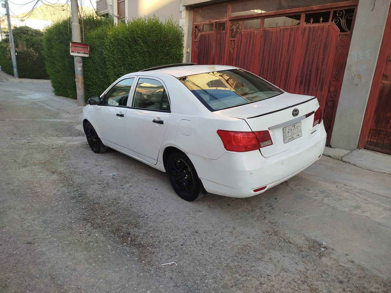 Byd g3 ٢٠١٣
گیر ومەکینەی کرولا خراوەتە سەر بەشەرت حاسیبە وسەنەوی 4جام کارەبای ئاوینە ئیشارەت گەرمی مەزبوتە سلایت پیشی رونی گیری ومەکینەی تازە گوراوە ٣٠٠.بو٤٠٠هەزاێ خراوەتە سەر سەدرەکەی ٣٠ومەجالی برایانە دەربەنیخان ***********
