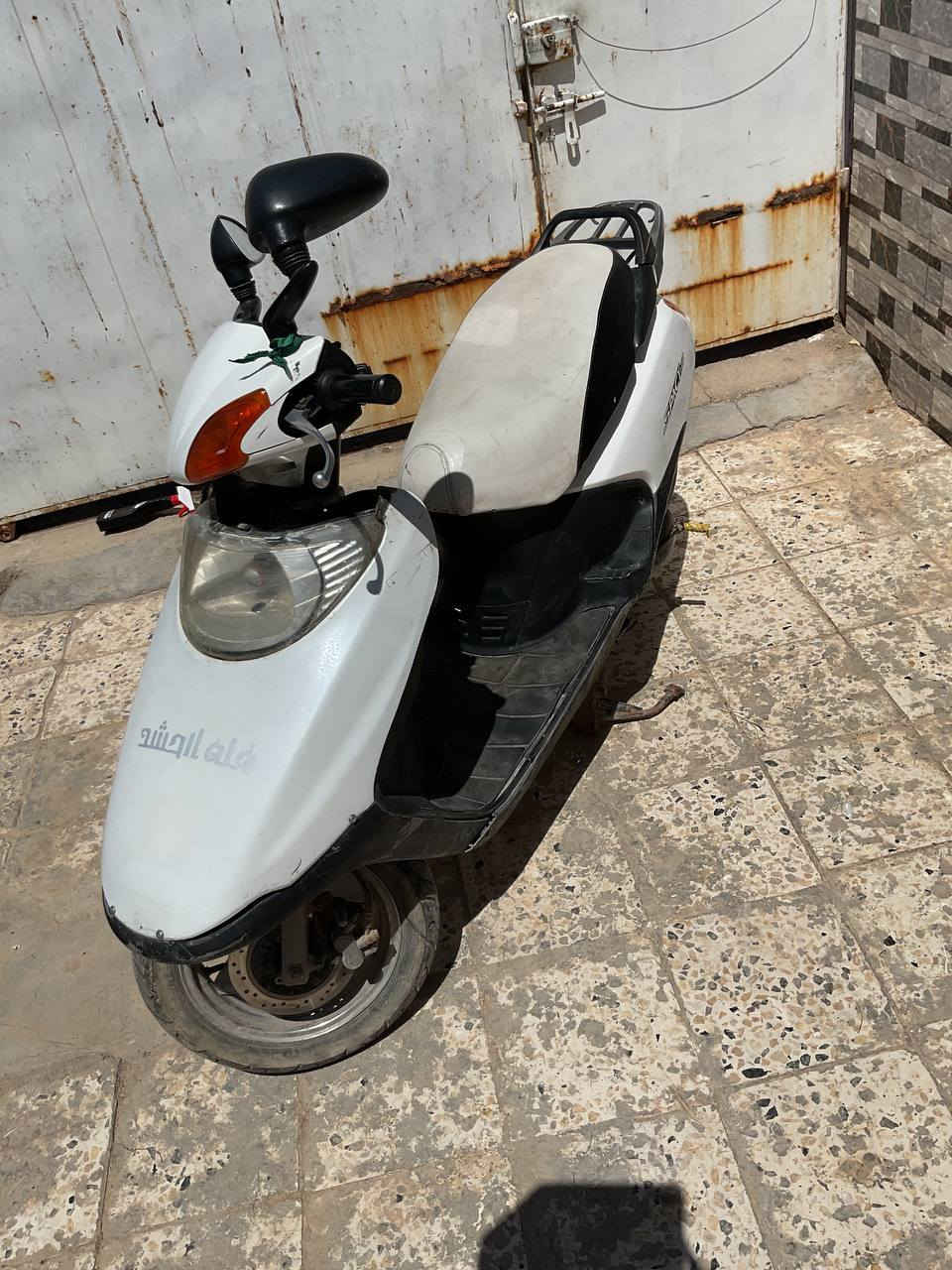دراجة سبيسي للبيع
نظيفة وكهربائياتها شغاله
السعر 250 وبيها مجال
***********
