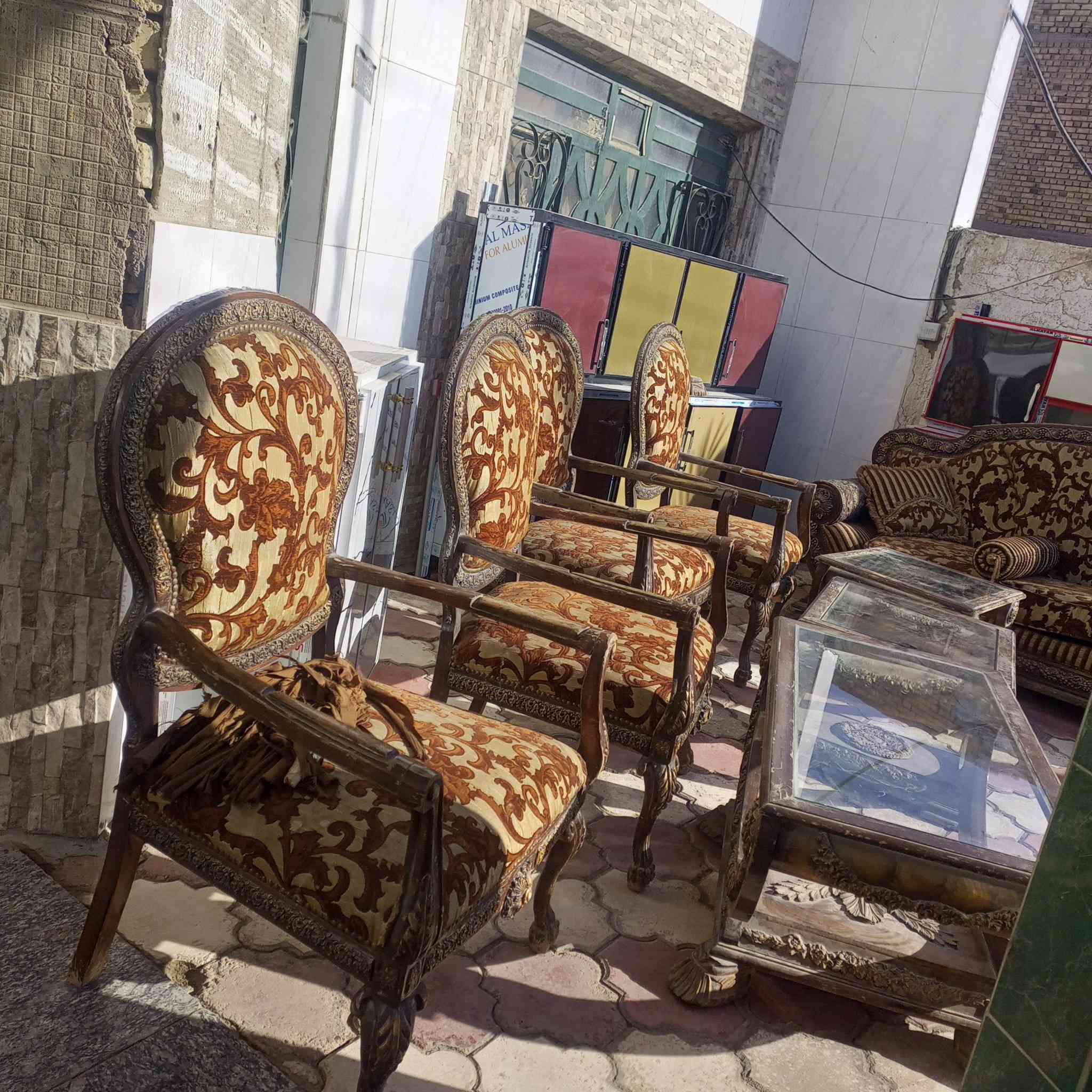 تخم ملكي مستعمل نظيف ٩ مقاعد+ ٣ طبله السعر ١٩٠ ألف بابل الحمزه الغربي حي الدولار قرب عماره دكتور ناجي أتصال ***********
