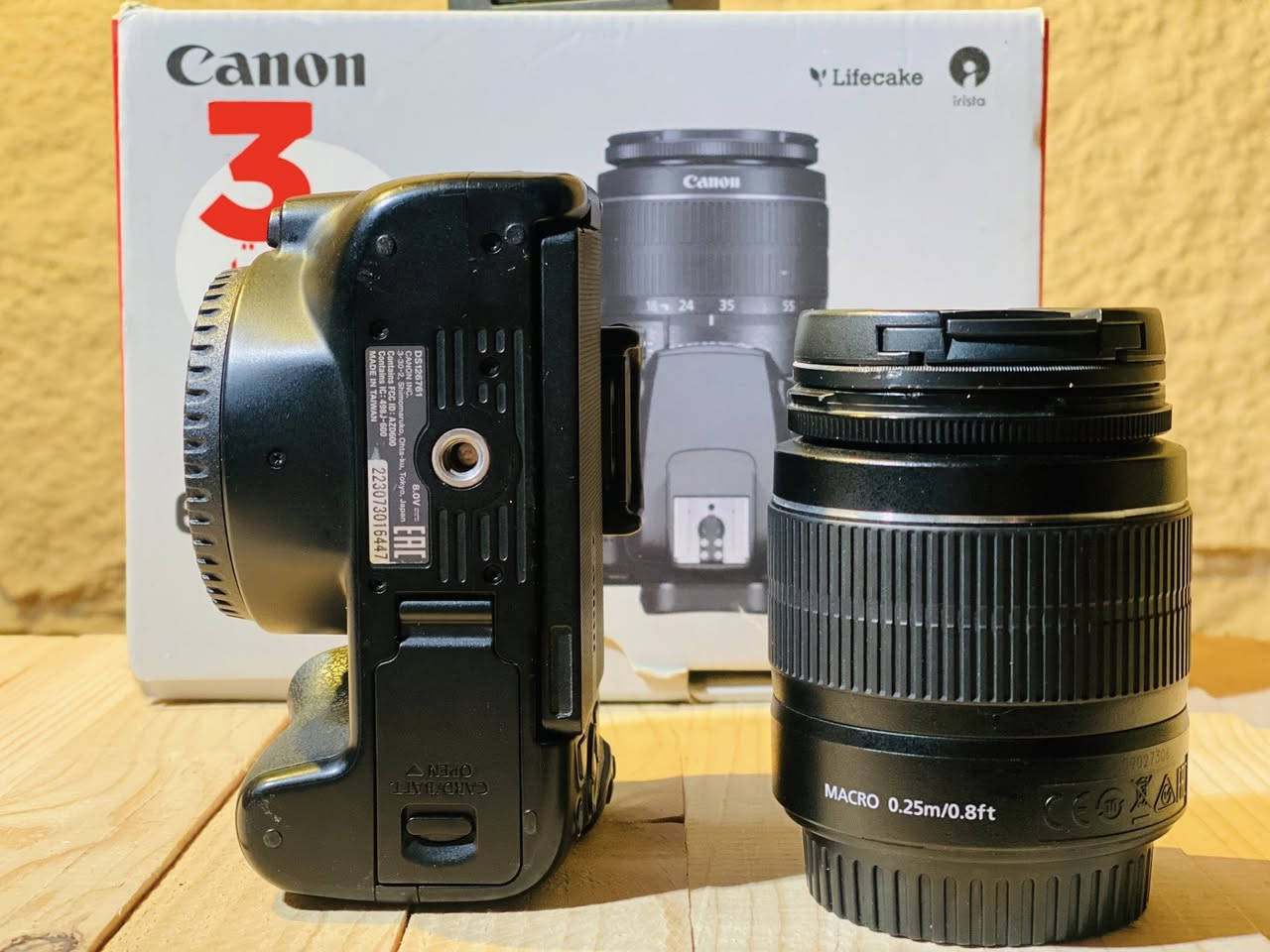 كامره
 كانون d250 
عدسه 55:18 
الملحقات الاصليه 
(الكامره جديده ) 
***********
