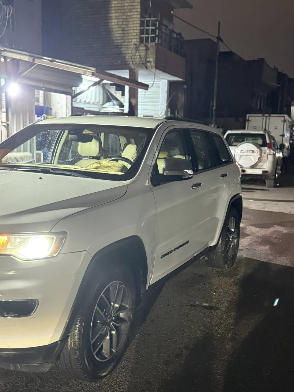 سلام عليكم
جيب المتتد
موديل 2017
السياره بسمي
فول عده الفتحه الداخل عسلي

ماشيه 28حقيقي
حادث موضح بلصور بدون الدواخل فقط جمالغين وبنيد ومصلاحات نفسهن 
السعر 190$وبيهه مجال
العنوان بغداد حي القاهره
***********
