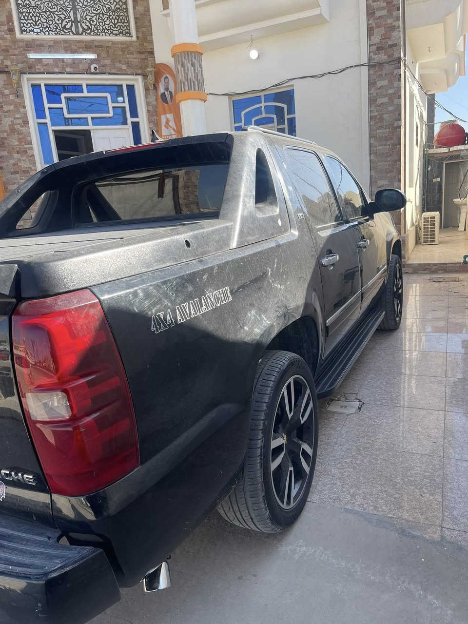 تاهو شوفر ليت 2009
وارد امريكي بدون ظرر
رقم بغداد بأسمي سنويه جديده
السياره صبغ حزام جماليه فقط
كير +محرك مكفولات 
بيه نواقص بصيطه 
 السعر ١٧٠(***********
