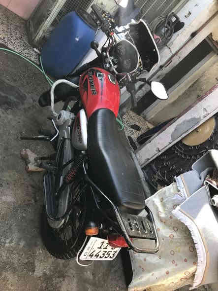 بوكسر للبيع موديل 2022 شكل 2023 مرقم رقم مميز  دراجه خير من الله جديده ما بيها اي نقص ما بيها كامله مكمله كلشي جديد السعر 2200 مليونين وميتين قفل قفل قفل 🔒بدون اي معامله تحويل ثاني يوم بسمي عنواني بغداد مدينه رقمي ***********
