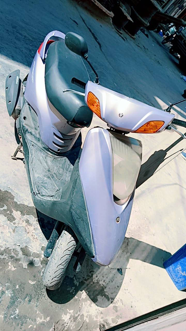 السلام عليكم بريد 140 مكفوله مال رمبة للبيع سعرها 850 الف بيها مجال للشراي مكاني بغداد الشعب اتصل على الرقم  ***********
