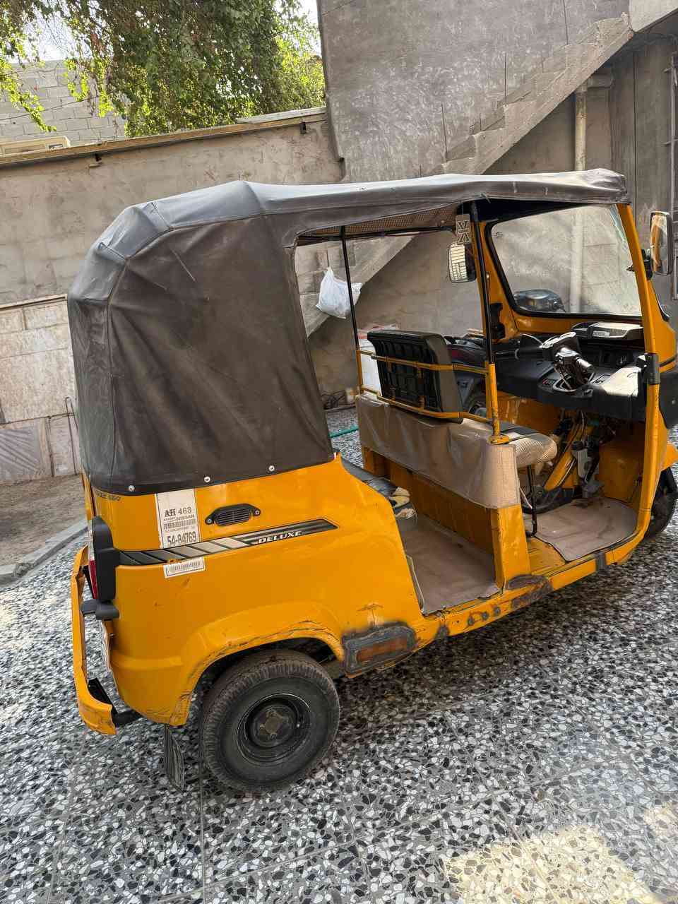 سلام عليكم تكتك TVSمديل 2020 رقم كربلاء تكتك محرك مال 22 محرك مكفول كشر مابي اي ضربه فقط تلحيضات بسيطه تكتك عوزهة ترتيب  معممر دوسات بس ماصابغهن مثل ما موضح بصور عوزهة صليب +جاملغ +جادر دشبول بيهة مال22 صفاحه موس مابيه اي شي نصبتهة كلش حلوه بس يحتاجلهة ترتيب تخم تاير جديد باتري جديد تحويل شوكت متريد كهربايات كلهة شغاله تكتك نكره سلف مال عيشه سعرهة 4100 قفل قفل مكاني بل امين قرب مركز شرطة هاي كل تفاصيل موجوده
***********
