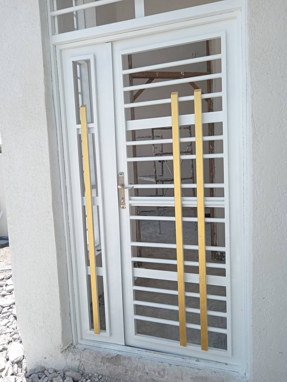 السلام عليكم صباغ شبابيك و بيبان و محجرات بنسب السعار التصال أو واتساب *********** رفع المنشور كلمت يا الله
