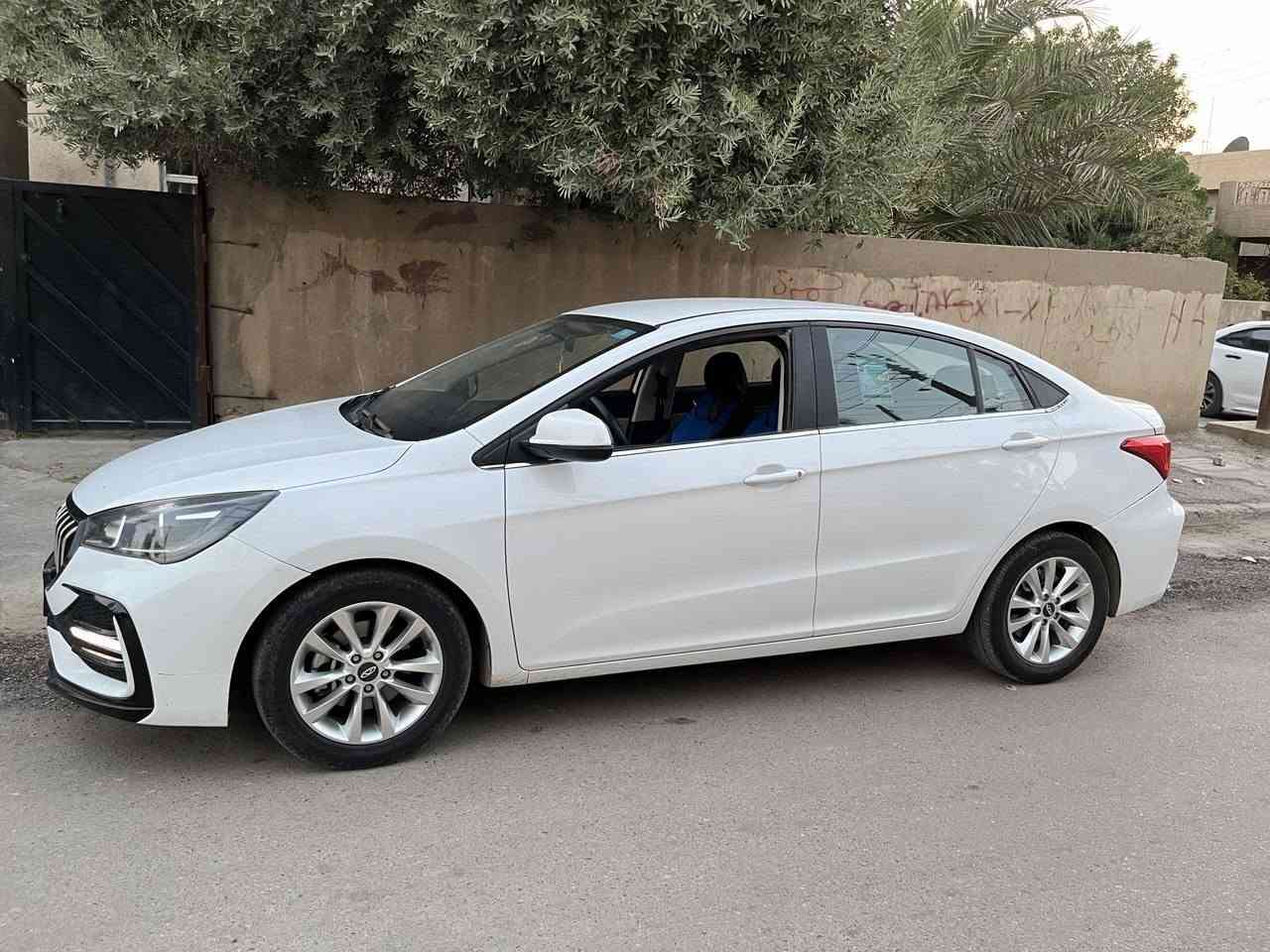 شيري اريزو 5
ضمان شركة السراب 
موديل ٢٠٢٤ 
نص فول 
مواصفات : 
١_  جام اوتو 
٢_ اوتو بريك 
٣_ سايد بريك كهرباء 
٤ _ شاشة لمس تدعم ابل كار بلي و اندرويد اوتو 
٥ _ كامرة خلفية وحساس امان خلفي 
٦ _ تحكم ستيرن 
٧ _ مثبت سرعة 
وبعد بيهة هواي مواصفات 
السيارة ماشية ٦٣ الف كم 
سعرهة ١٠٠ ورقة وبيهة مجال 
للتواصل ***********
رقم بغداد بأسمي تحويل ثاني يوم
