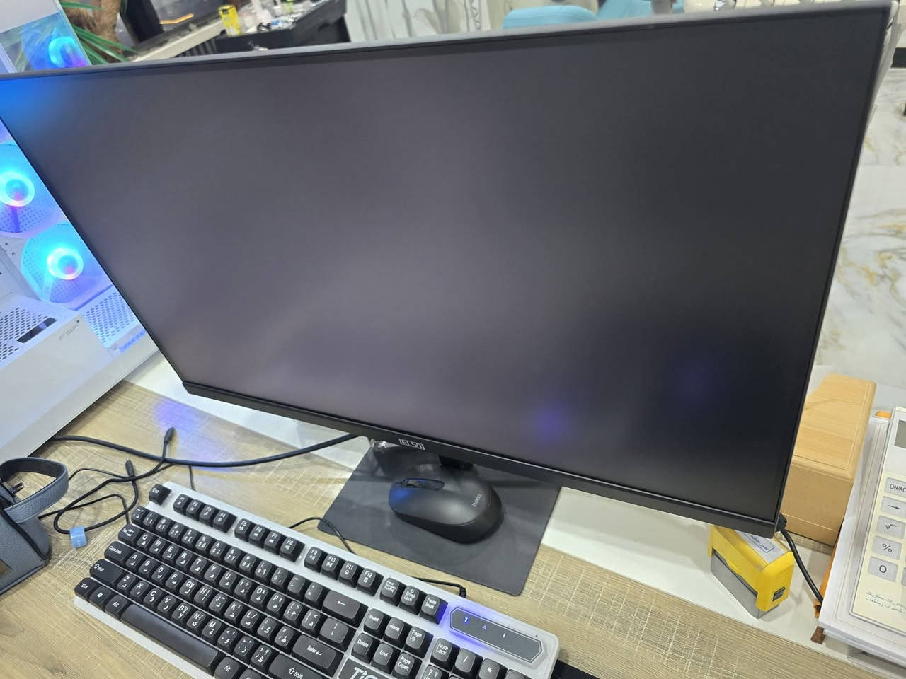 GPU 9060 xt 16 gb
Core i5 14400

Ram 16 gb dd4  
Monitor Elsa 25 inch , 
استعمال شهر كراتين موجودة قيم و اخذ


**إذا كنت صاحب هذا الإعلان وتريد حذفه لأي سبب، رجاءا أرسل رسالة إلى الدعم الفني**