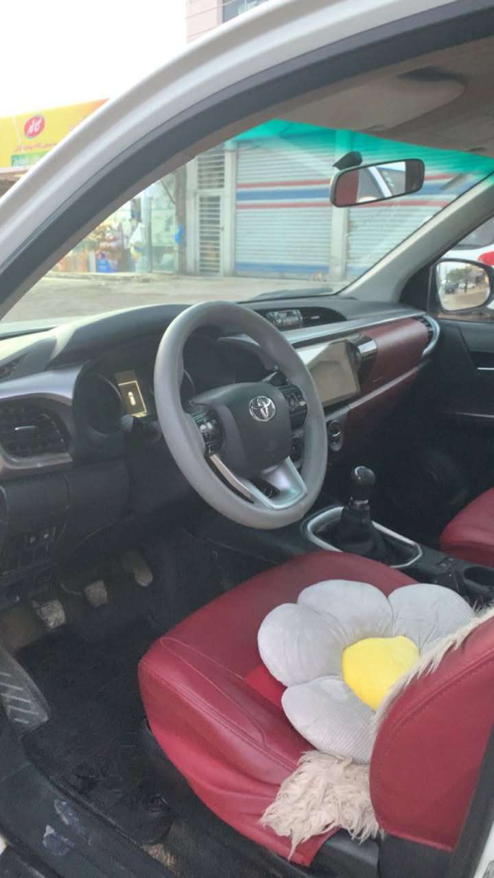 السلام عليكم تيوتا (2018 كير حداديه تخم تاير تبريد كله شرط السياره كارتون رقم دولي سنويه جديده توه صاعده هزه سنوه لل 30 رقم مثنى بسمي  السعره 200 بيه مجال مكان نجف ملاحظه السياره بيه باب خلفي مبدل صبغ صفحت البدي وقبق اتكمه مبدل مو كله نص منه ويله البلادي موجود ***********
