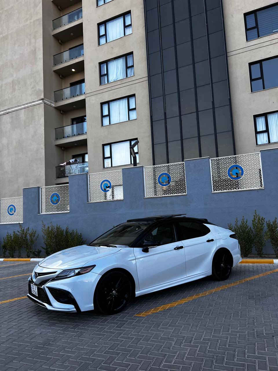 من رخصه الادمن المحترم
للبيع فقط بدون مراوس

كامري موديل 2023 وارد امريكي 4 سلندر 2500

لون ابيض صدفي تو كلر قماره اسود بلاد

فول مواصفات  xse رقم بغداد الدولي باسمي

بصمه . تشغيل عن بعد . بانوراما . كشنات جلد + كهرباء

تدفئه وتبريد بالكشنات . داتا شو . شحن لاسلكي . رادار امامي وخلفي وجانبي . كامرات اماميه وخلفيه وجانبيه . فول تحكم ستيرن . ٣ وضعيات قياده . لايت زنون . لايتات امامي LED . بك لايت LED .حساسات اماميه . حساسات خلفيه . وبعد بيها هواي مواصفات

حادثها جاملغ وبنيد مبدلات ومصبوغات وبيها تعديل براس الشاصي اليمنه بدون فتح مكينه ولا كير

ايرباك فقط ستيرن السياره ماشيه 46 ميل رقم الشاصي بالمنشور 

صور حادث راسلني وات ساب وتدلل 
***********

سعرها 225وبيها مجال للشراي 

مكان السياره بغداد السيديه
