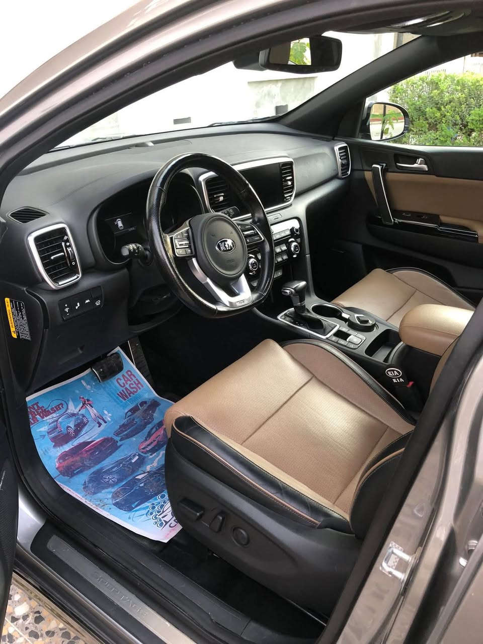 سبورتج  sx2020
سبورتج 2020 sx 
فول واحد ع واحد اعلى فئه بالسبورتج 
باسمي تحويل ثاني يوم
بانوراما 
بصمه
تبريد تدفئه بالكشنات 
جلد لون مميز
وارد امريكي حادثها تخريب من امريكا ومصبوغه قطع 
ماشيه 49 الف
محرك 2000 تيربو 
رايدها ب165 وبيها مجال بيع فقط 
ومكانها بغداد الوزيريه 
وهذا رقمي ***********
