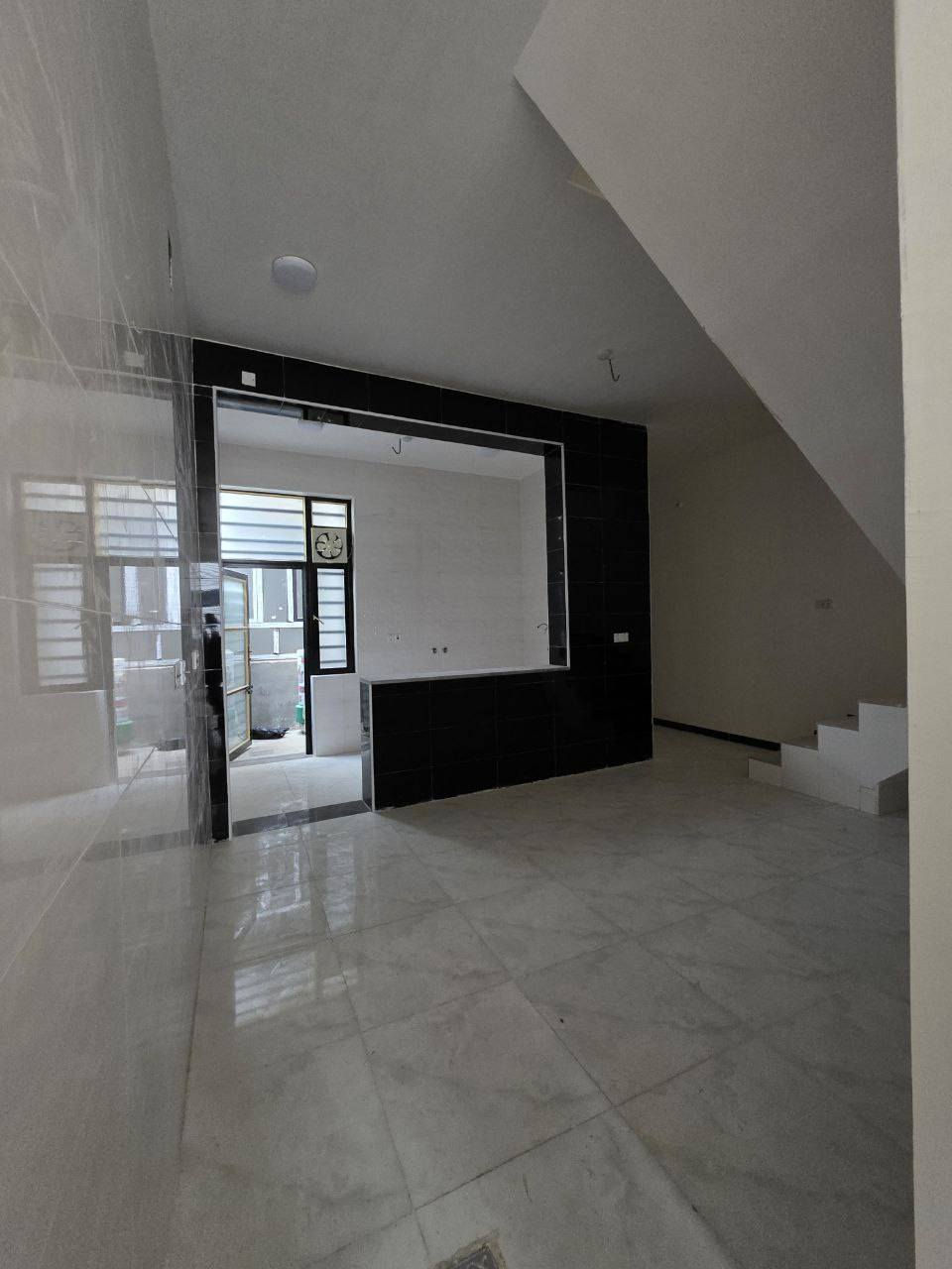 بيت للبيع/ طابو صرف 
بناء حديث زيرو 2025

الموقع: البكرلي/ العبودية
المساحة: 108م² 

التفاصيل: 
ط١/ مدخلين، استقبال، هول مع مطبخ نظام امريكي، غرفة نوم، مجمع صحي داخلي و خارجي، ومنور 
ط٢/ غرفتين نوم، هول، مجمع صحي، و بلكونة، وسطح 

الخدمات: شارع تبليط، مجاري ،و ارصفة 
*المخزن مربوط مع مجاري الشارع

للاستفسار: ***********
