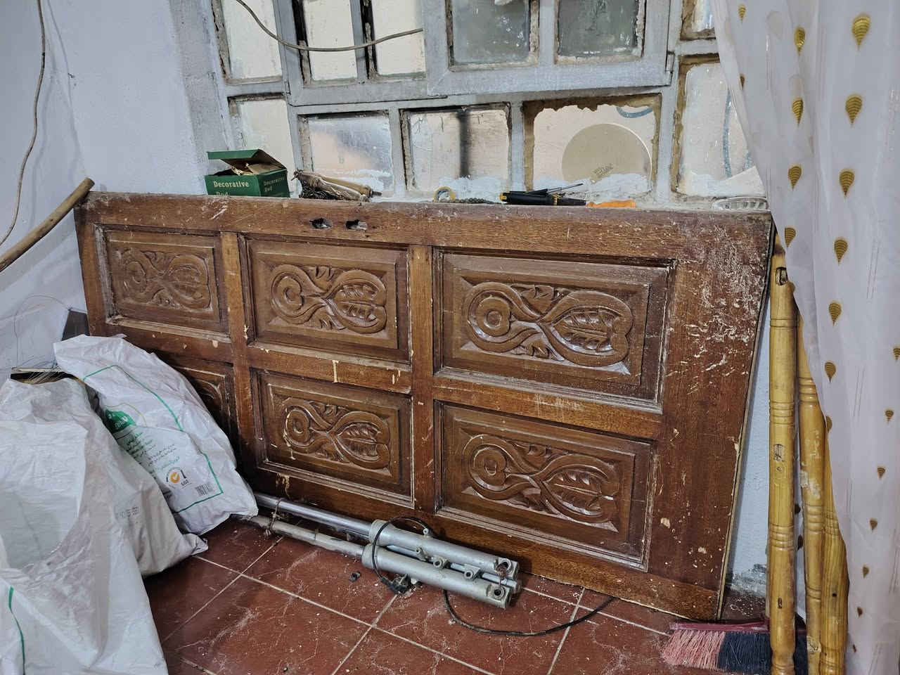 السلام عليكم غراض محل نجاره وعدد نشائيه وبيبان تفصال جدد رايدهن شلع قيمهن بل يرظيه الله وتعالي خاص واني بل خدمه هذا رقمي *********** مكاني جكوك
