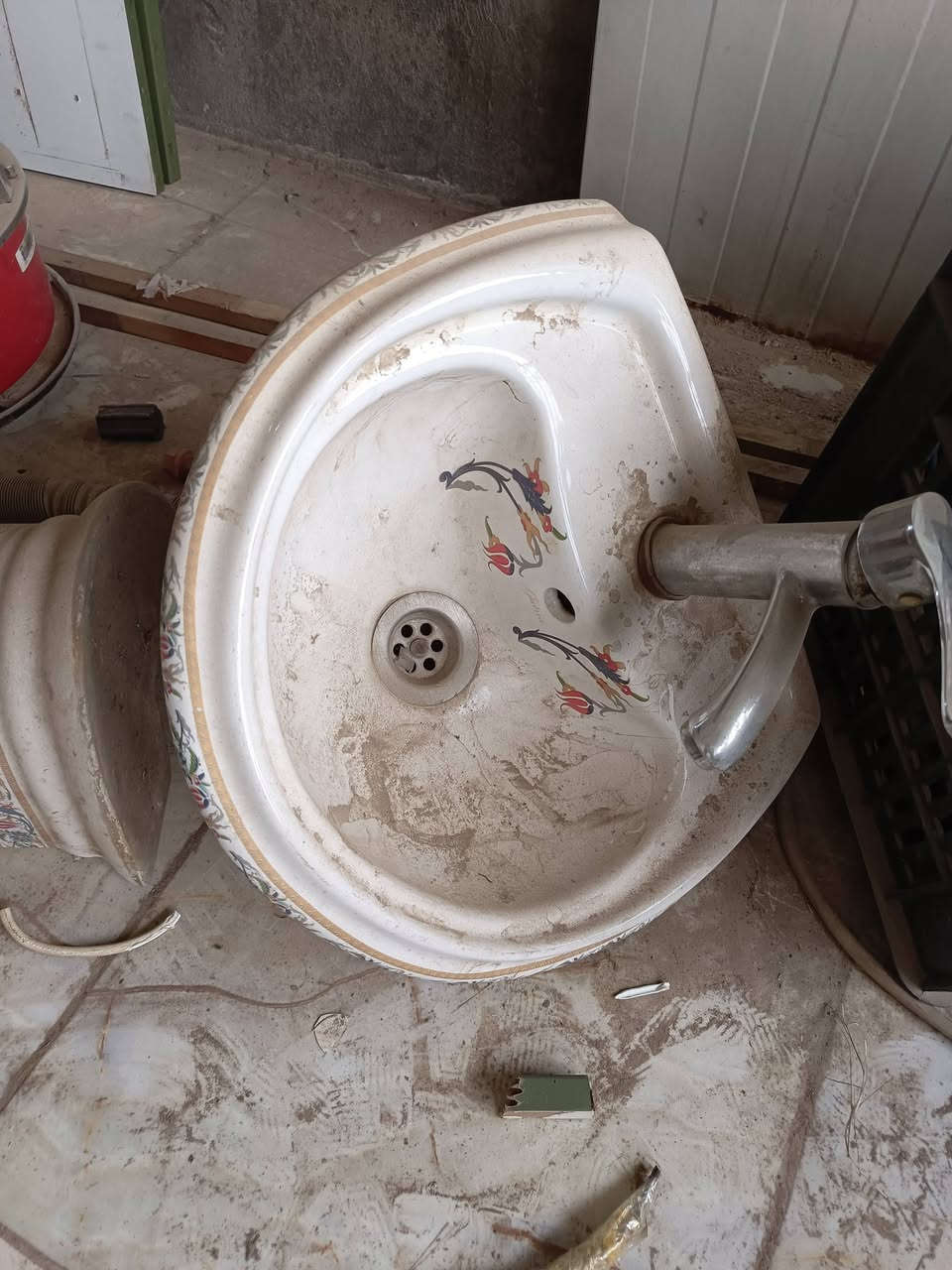 السلام عليكم مغسله حجم صغير مال مكانات ضيقه  سعره مع البوري25 الف جديده،/كوسره بارك سايد مال باله تشتغل بس اتراوح سعره 30وبيه مجال، الكوسره ولديل بيهن عطل ثنينهن 25 وبيهن مجال للعلم يشتغلن بس بيهم عطل ***********
