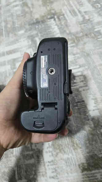 90D كانون 
مع عدسة 18 /135
نظافة 100٪
تصوير 4K
Wifi +بلوتوث
مع حقيبة
شاحنة
عنوان ديالى حصراً
للتواصل
***********
اتصال فقط
أو واتساب
