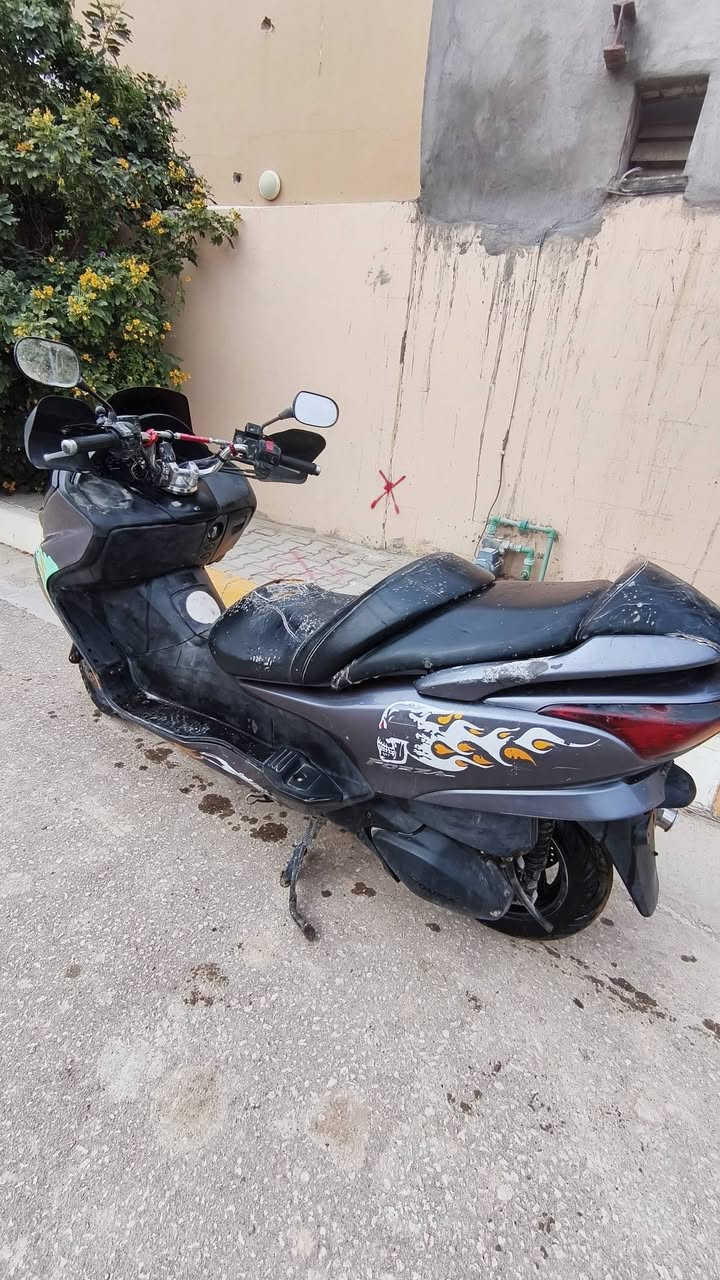 فورزا 08
اوراق كاملة منفيس وكمرك 
شلعتها تخبل مابيها اي نقص عوزها بس دوشمة للكشن
السعر 750 وبيها مجال
***********
مكاني الديوانية
