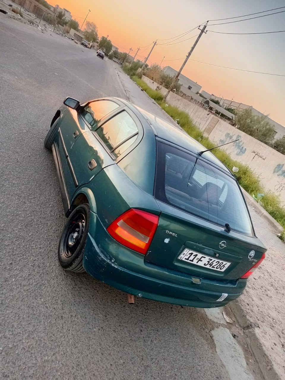 ياالله سلام عليكم للبيع اوبل استرا موديل 2002 رقم بغداد انكليزي شرط التحويل ثاني يوم 
كير مكينه جاهزات........ ... ...... .... تبريد ثلج شرط
كهربائيات جاهزه 
سياره بدون ضربه 
جام امامي كهرباء بلاد 
تخم تاير جديد 
دواخل نضيفه ارضيه جلد 
           ........................... ماشيه 192 الف
سنتر لك مركزي 
سياره مال جناي وبلعافيه على الي ياخذهه 
صدر امامي خلفي نضيف .... ...*********** السعر43
مكاني بغداد الكرخ البياع تواصل على الرقم واتساب موجود
