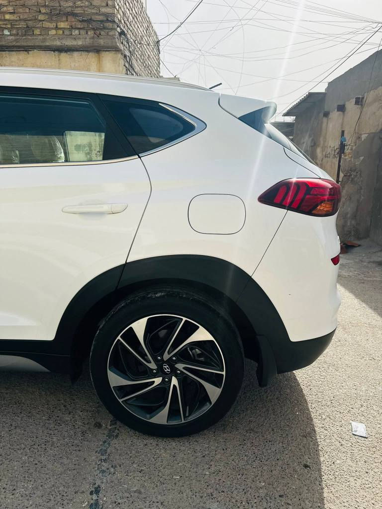 توسان خليجي موديل ٢٠٢٠  رقم سليمانيه انكليزي  شرط التحويل والوكاله  محرك دوش المرغوب السعر ١٦٥ وبيها مجال بسيط 
*********** كركوك, العراق
