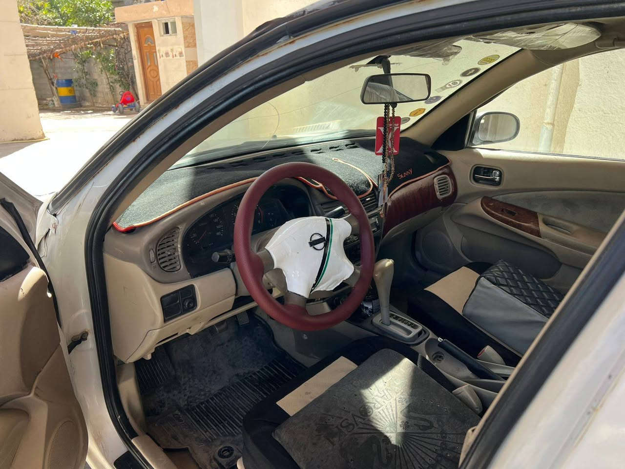 ﷽
السلام عليكم اخواني الاعزاء للبيع فقط نيسان سني 2006 مال مزاد وزارة الداخلية مال مرور كربلاء كتاب الترقيم كامل تاخذه تروح ترقم 
السياره كير ومكينه اوتماتيك كورله 
جدد بدون اي تنقيص وتبخير 
حداديه جديده توني شاده تخم تاير جديد توني شاده غرفه جديده السياره نضيه وجاهزه مابيها نقص بيه صبغ عام للجماليه بدون حادث قوي مكان السياره كربلاء الحسينيه 
السعر 63$وبيه مجال بسيط للشراي 
الخاص مغلق فقط اتصال 
رقم الهاتف/***********
