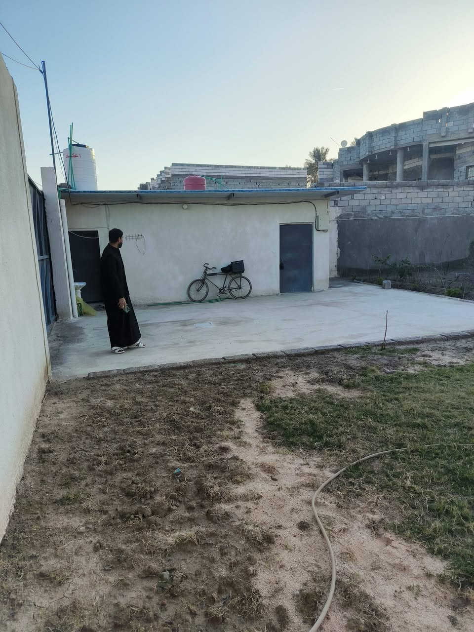 أسعد ألله أوقاتكم بكل خير ♦️
اللاستفسار ***********

توفرت أرض للبيع
ألمساحه ألكليه 1,300 متر
نصف دونم 

أرض مسيجه بل كامل
وتحتوي على مشتمل
مزروعه وعامره
على شط أبومقيره رئيسي

على شارع 12 م
توفر جميع الخدمات
ماء + كهرباء + مدارس كلش قريبه

نوع العقار : وقف سني أصولي

العنوان أبي الخصيب منطقت أبوكوصره 

سعر 85 وبيه مجال

اللاستفسار ***********
