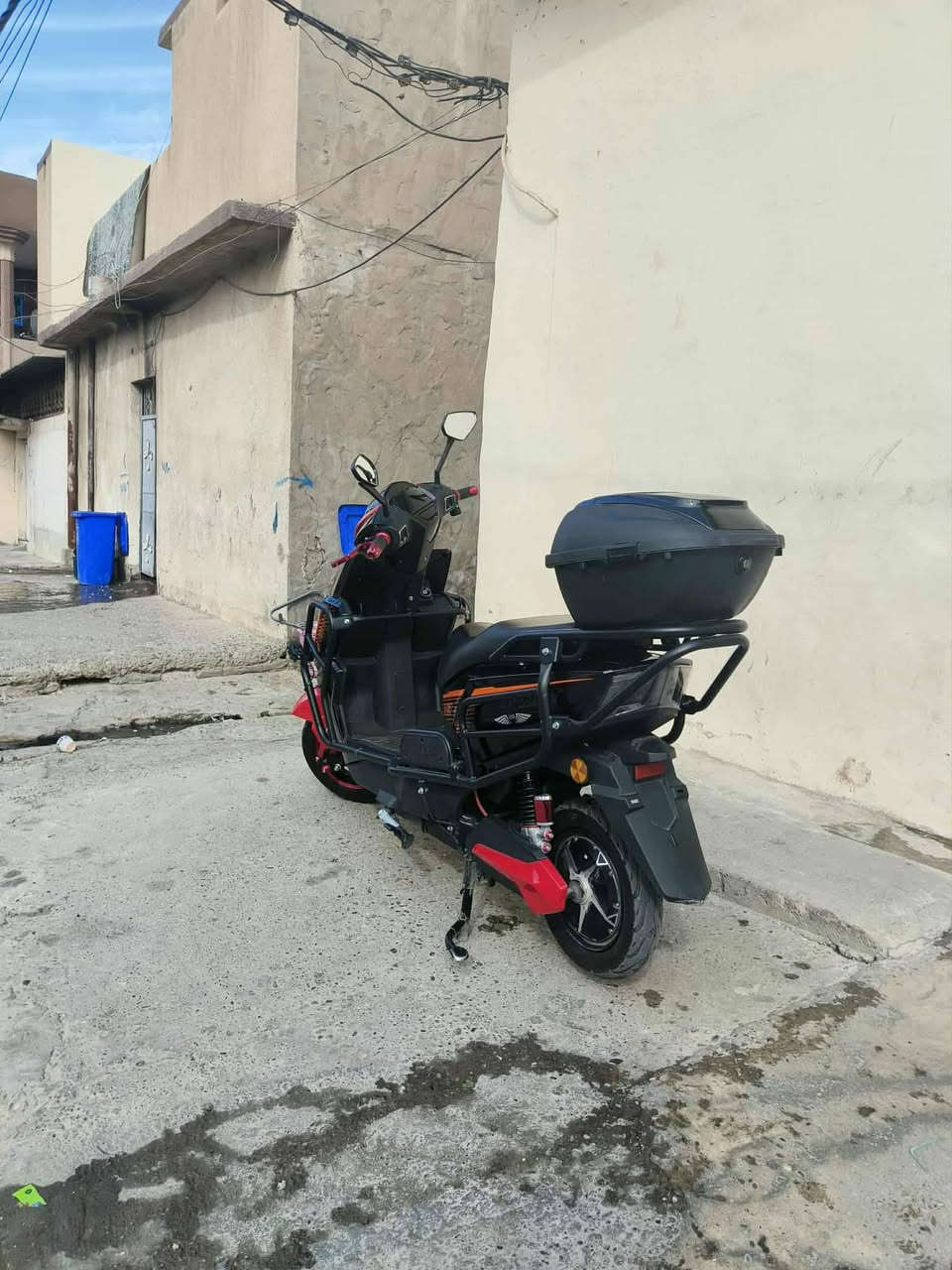 ماطور سكنس للبيع مدرع (ABR) 🏍️🏍️موديل 2025 🏍️🏍️ نضيف جلخ مابي
🔋6بطاريات مسطره 20 امبير ⚡ شرط الفحص

 قبل يوم فحصتهم نضافتهم90% نسبتهم 12v يعني اخو الجديد

 ملف 1500 نحاس حقيقي

دراجه حلوه وفخمه ونسخه مميزه 🔮

 مواصفاته فول

1-لايت عالي ناصي نهار +رماش 

2-دبلات غاز امامي خلفي

3-بلاجكتورات ليزرية☄️

4-شاشة ديجيتال تعرض اعطال 

5-سرعه 99 .   حقيقي 70/80

6-شحن يمشيك من 40 ل50 كيلو 

7-صندوق داخلي حجم كبير

8-درع 360 حول الدراجه

9-حماية سرقة انذار

10-دبل سويج وبصمه2

11-نضام P + R

12-بريكات امامي خلفي دسك دهن

مكاني موصل جانب الايمن *********** رقم بي واتساب 

سعر 675
