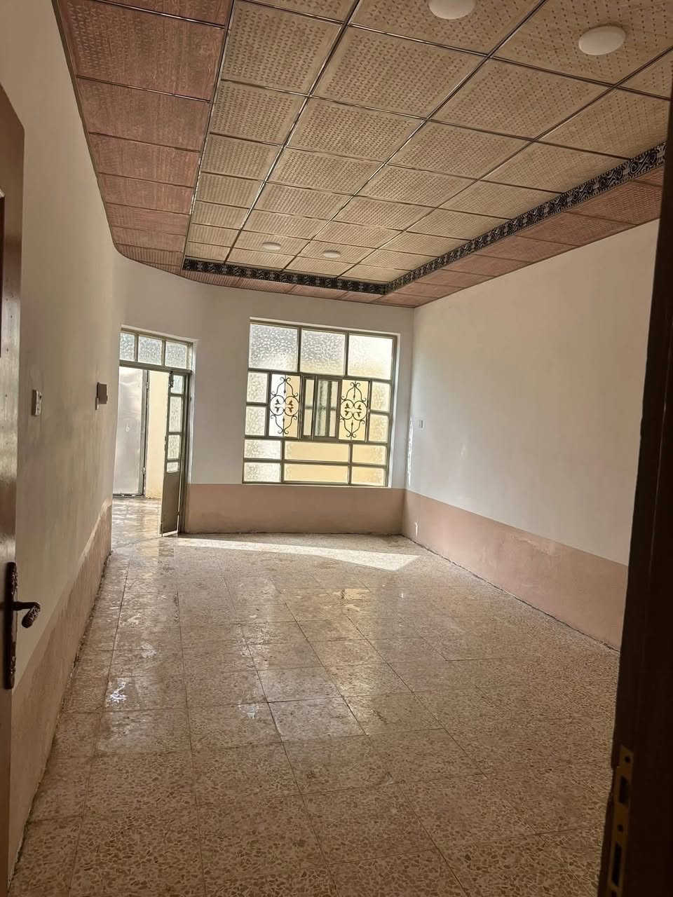 منزل للبيع في النجف الأشرف - حي ميسان
تفاصيل العقار:
• الموقع: حي ميسان، قطاع ٨٤ 
• المساحة:    125 متر .
• نوع العقار: طابو صرف.

• الطابق الأرضي: استقبال، صالة، غرفة نوم، مطبخ، وصحيات (داخلية وخارجية).

معلومات إضافية:
• السعر: 125 مليون (متوفر ضمن نظام المبادرة 130).
• للتواصل والاستفسار: ***********
مكتب أبو حوراء الحسناوي للعقارات
(نرحب بطلباتكم: بيع - شراء - إيجار - رهان)
العنوان: النجف - حي ميسان - مقابل السوق الأخير.
